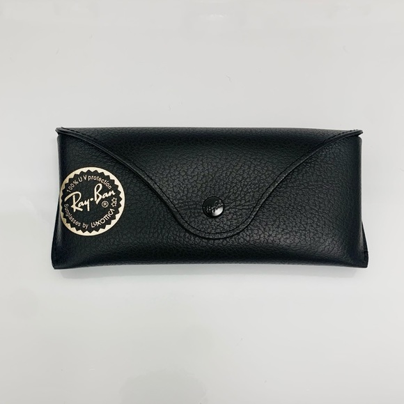 Ray Ban | Aviator Sunglasses Case in Pebbled Black with Cleaning Cloth - Picture 3 of 9
